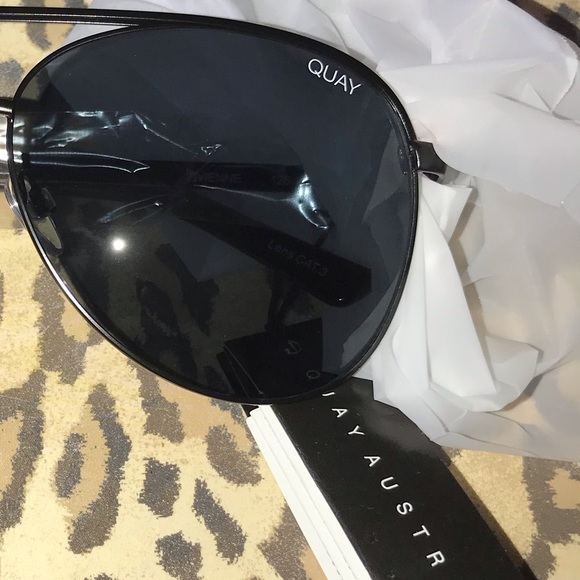 Quay Vivienne Aviator sunglasses - Picture 11 of 13